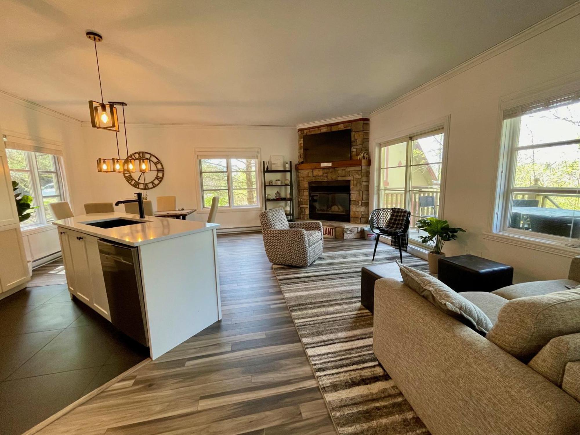 Le Plateau East By Tremblant Vacations Apartment Mont-Tremblant Exterior photo